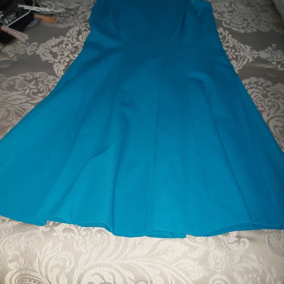 Beautiful blue fitted with stretch dress - Picture 3 of 5